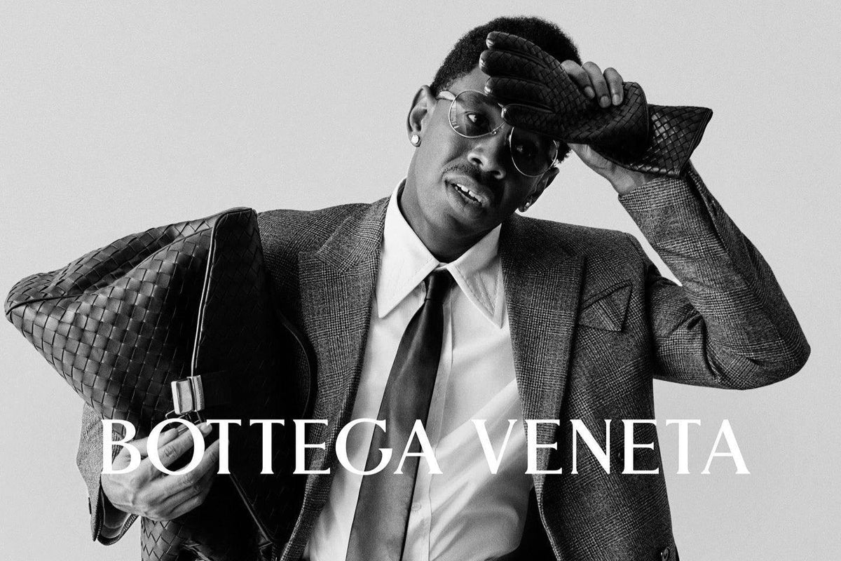 Tyler, The Creator dans un visuel Bottega Veneta. Cette campagne illustre l’image de la maison, pas la story de retour.