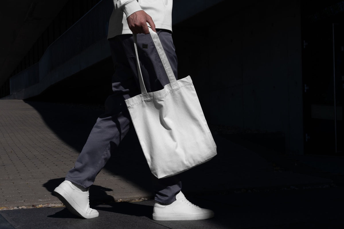 Aperçu 7 sur 7 de +6 Tote Bag and Shirt Mockups, ressource Mockups par Mockup Cloud