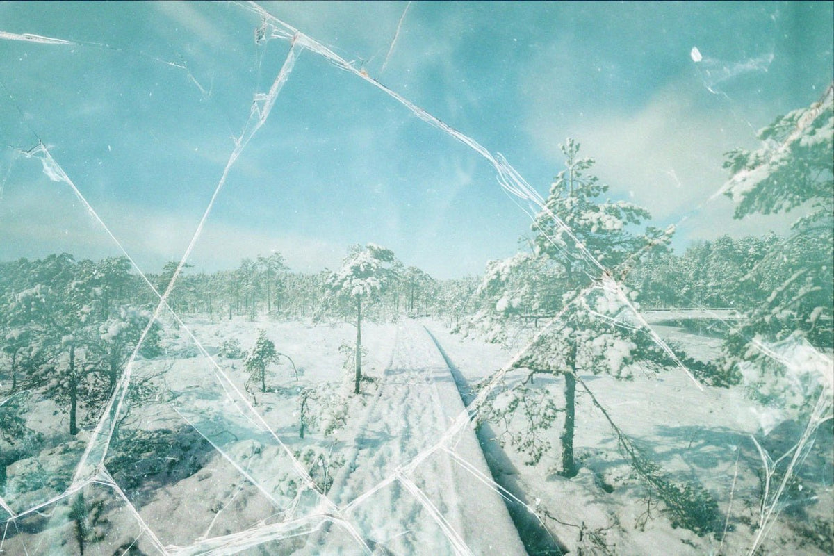 Aperçu 3 sur 4 de Frozen Overlays, ressource Mockups par HYTRAPE