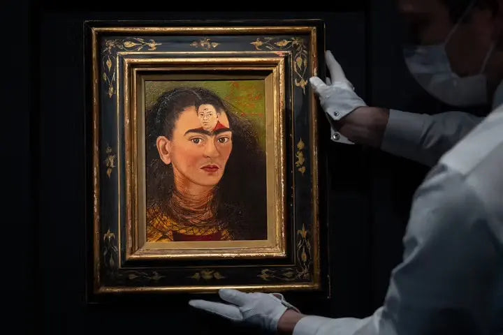 Frida Kahlo : Une Icône au-delà de l'Art - HYTRAPE